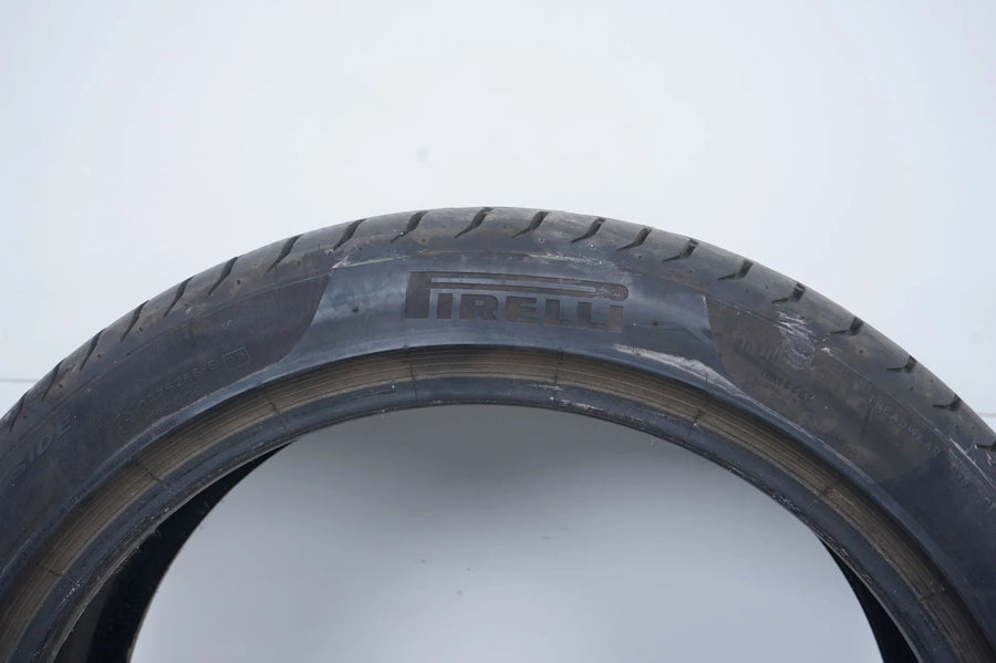1 pneu été Pirelli 225/45/19 pouces DOT14 BMW* environ 7 mm RFT