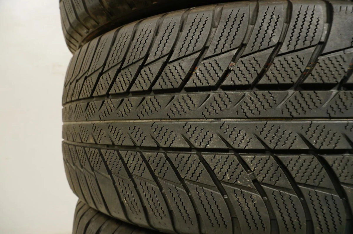 4 x Winterreifen Bridgestone 245 50 19 Zoll DOT18 Bmw* ca.4,5mm RFT Detailansicht 7