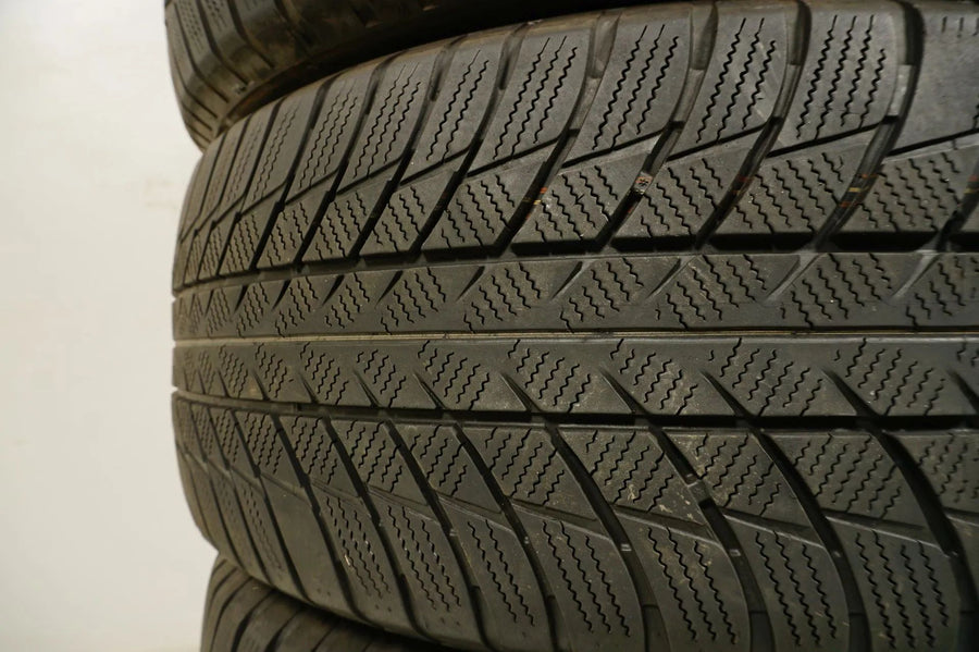4 x Winterreifen Bridgestone 245 50 19 Zoll DOT18 Bmw* ca.4,5mm RFT