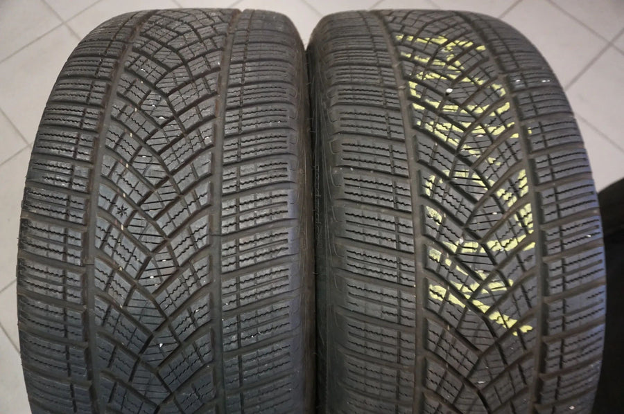 Jantes alliage aéro Porsche Taycan 20 pouces d'origine pneus hiver roues hiver 7mm 2023