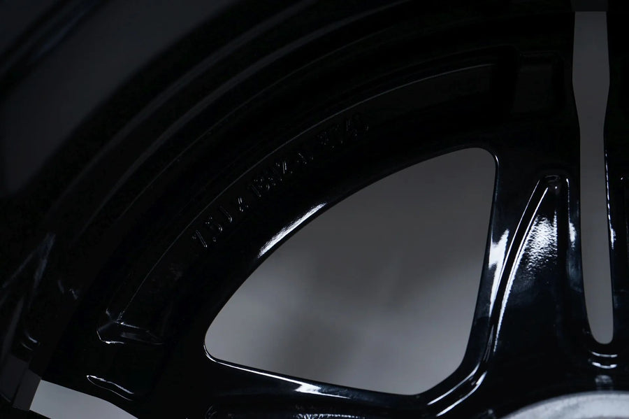 Mercedes C-Class Hybrid W206 AMG 18-inch summer wheels