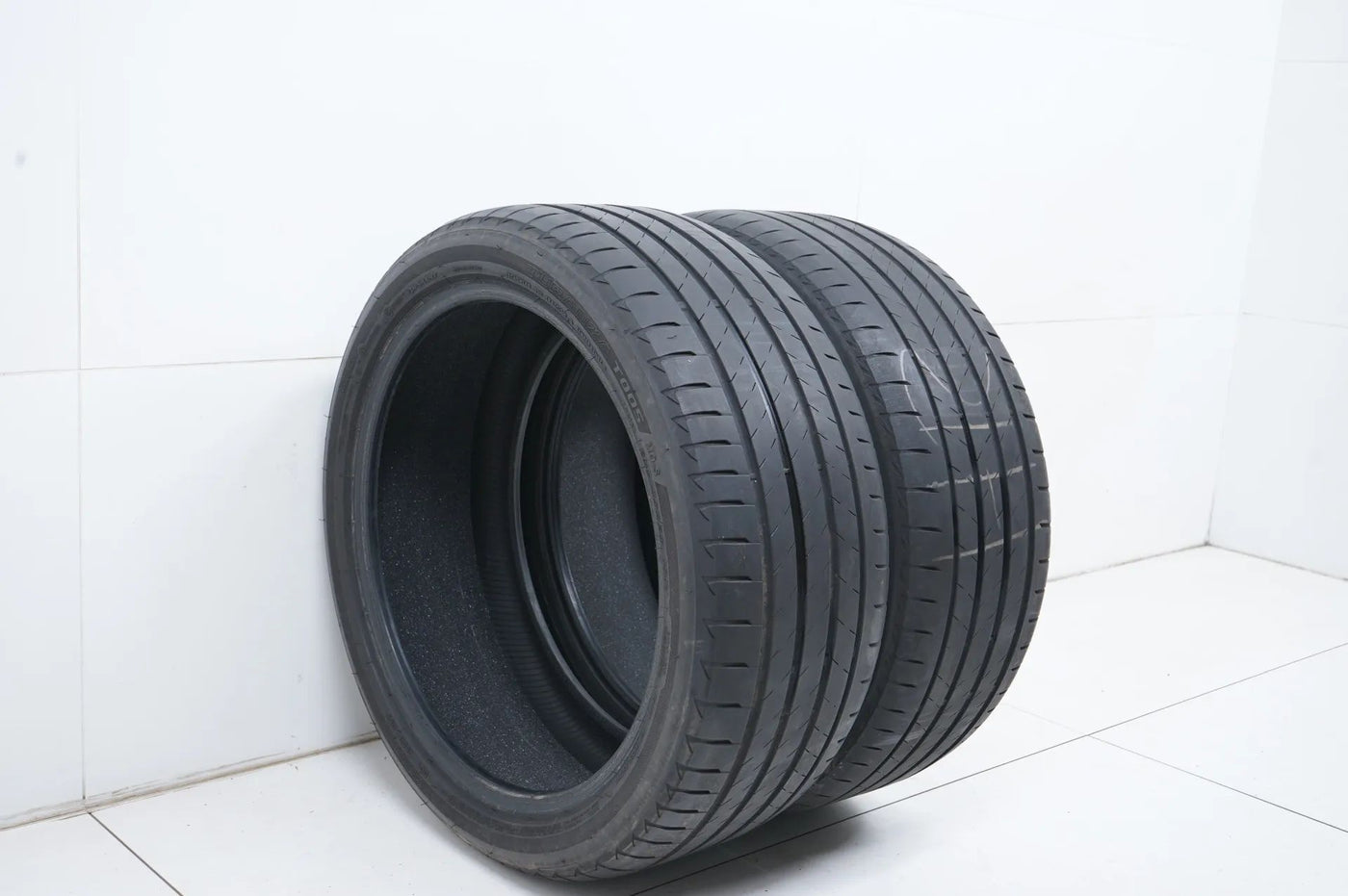 2x Bridgestone summer tires 255/40/20 inch DOT19 approx. 4 mm tread depth MO
