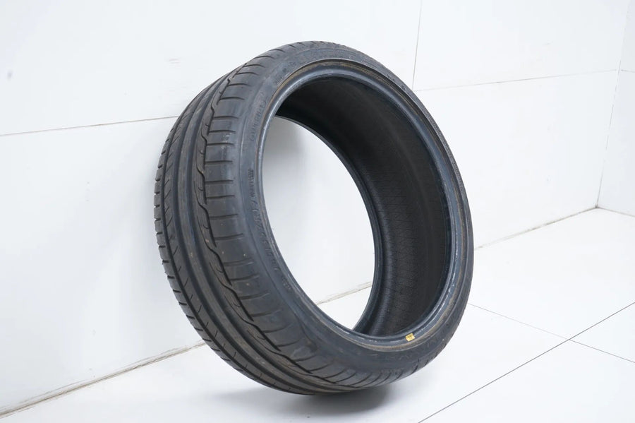 1 pneu été de démonstration Dunlop 245/35/19 pouces DOT15 MO