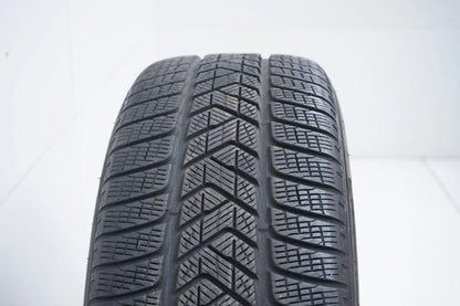 1x Winterreifen Pirelli 235 60 18 Zoll DOT19 MO ca.6mm