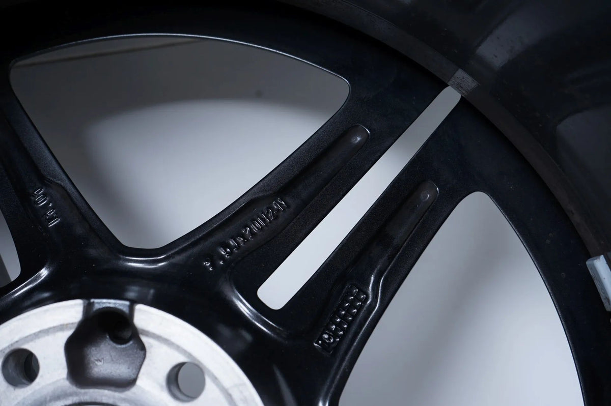 Mercedes AMG GT X290 W290 Winter Tires Winter Wheels 20 Inch 4 Door Detailansicht 19