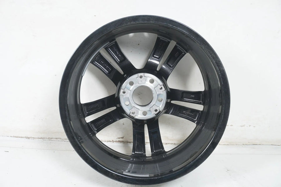 1 x Mercedes E třída W213, hliníkový disk 18 palců A2134015700 8J ET43