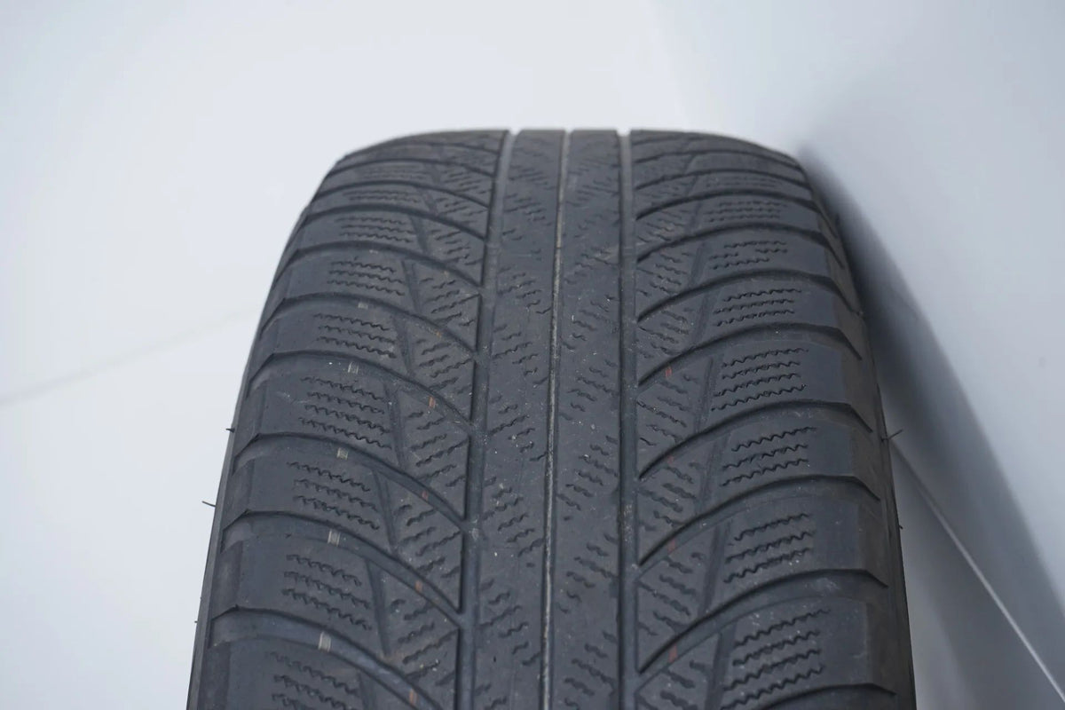 Audi Q3 83A F3 winter tires/wheels 215/65/17 inch Detailansicht 9