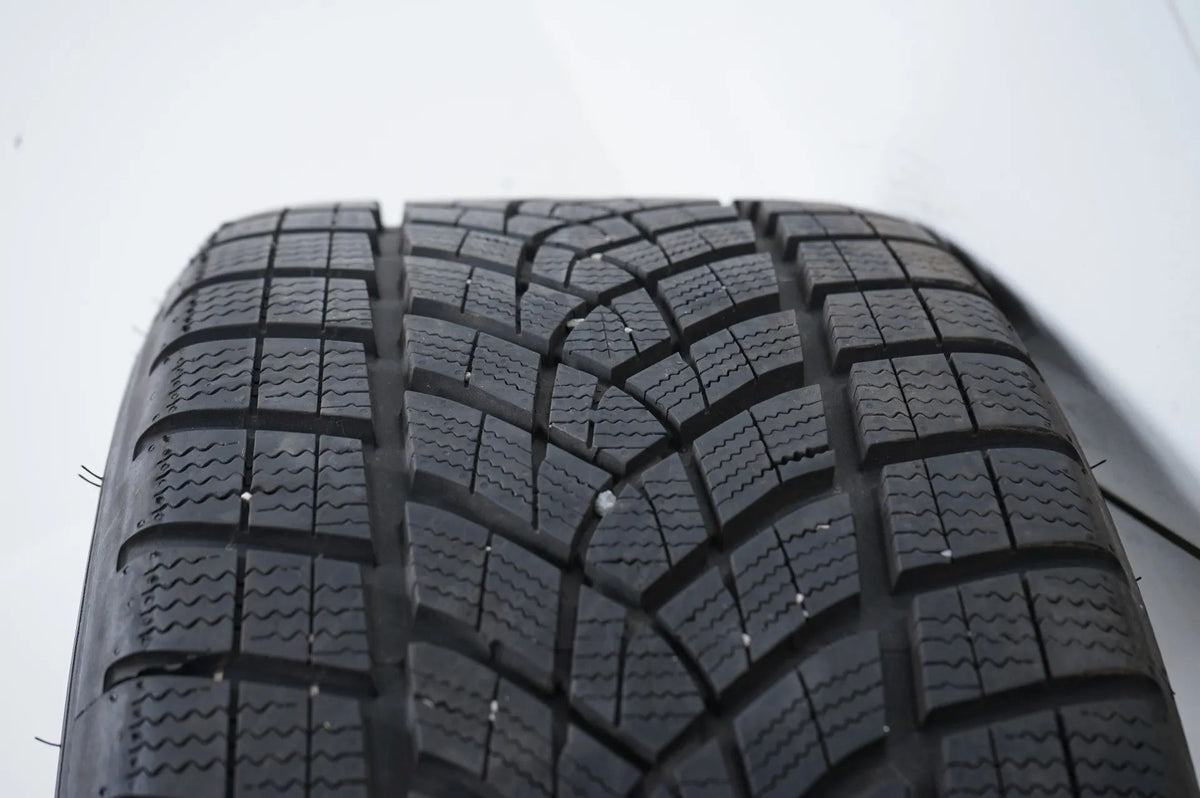 Mercedes CLE Class W236 winter tires/wheels 245/40/19 inch Detailansicht 17