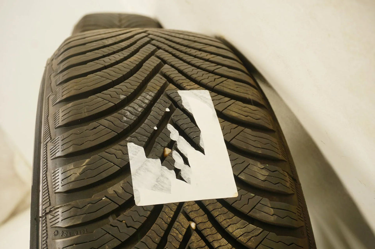 Pneus hiver et jantes hiver 16 pouces pour Mercedes Classe AB W177 B247 Vue détaillée 17