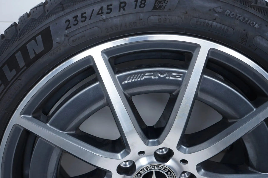 Mercedes C43 AMG W206 zimní pneumatiky zimní kola 235 45 18 palců