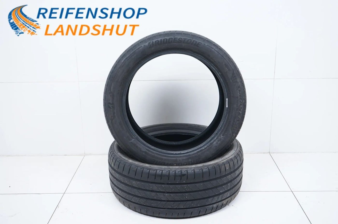 2 x summer tires 255 45 19 inch Bridgestone approx. 5mm tread depth DOT20 MO