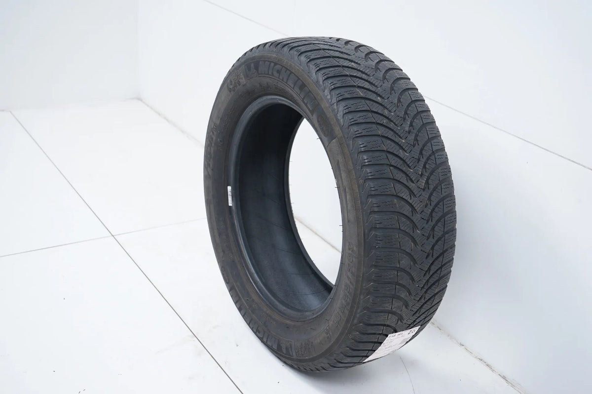 1x Winter tire 205 60 16 inch Michelin approx. 4 mm tread depth DOT18 MO Detail view 4