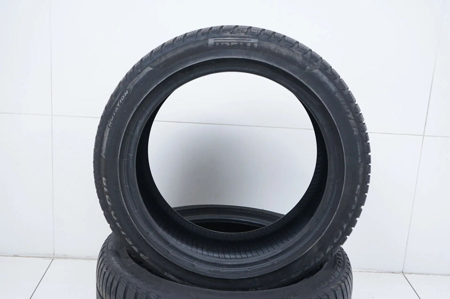 2x Winterreifen 275 40 18 Zoll Pirelli ca.4 mm DOT19 MO