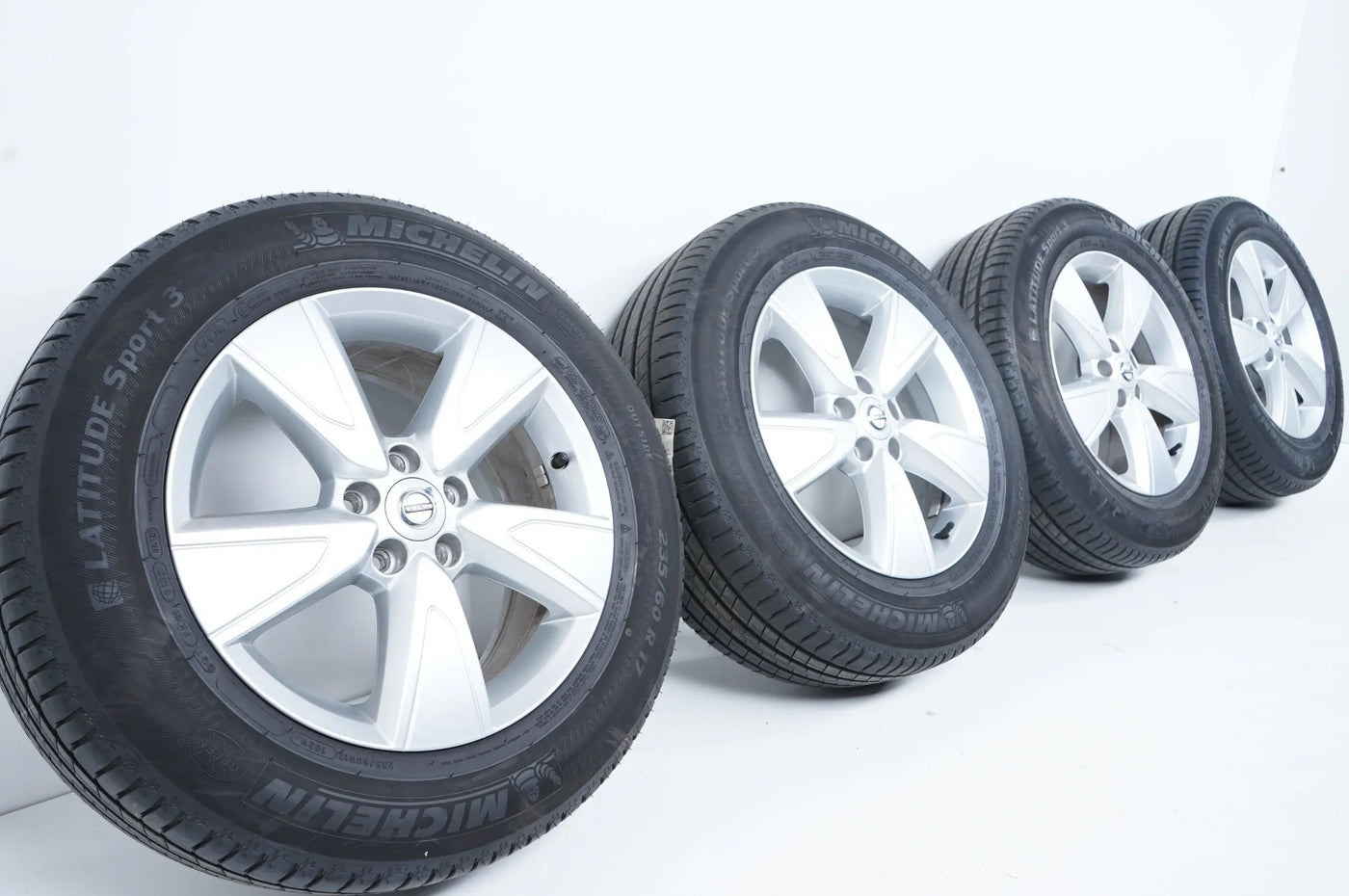 Volvo XC40 Summer Wheels Summer Tires 235 60 17 Inch 31680565
