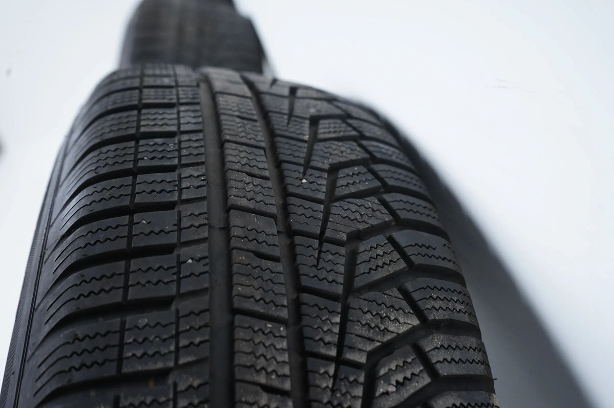 Audi Q3 83A F3 winter tires/wheels 215/65/17 inch Detailansicht 8