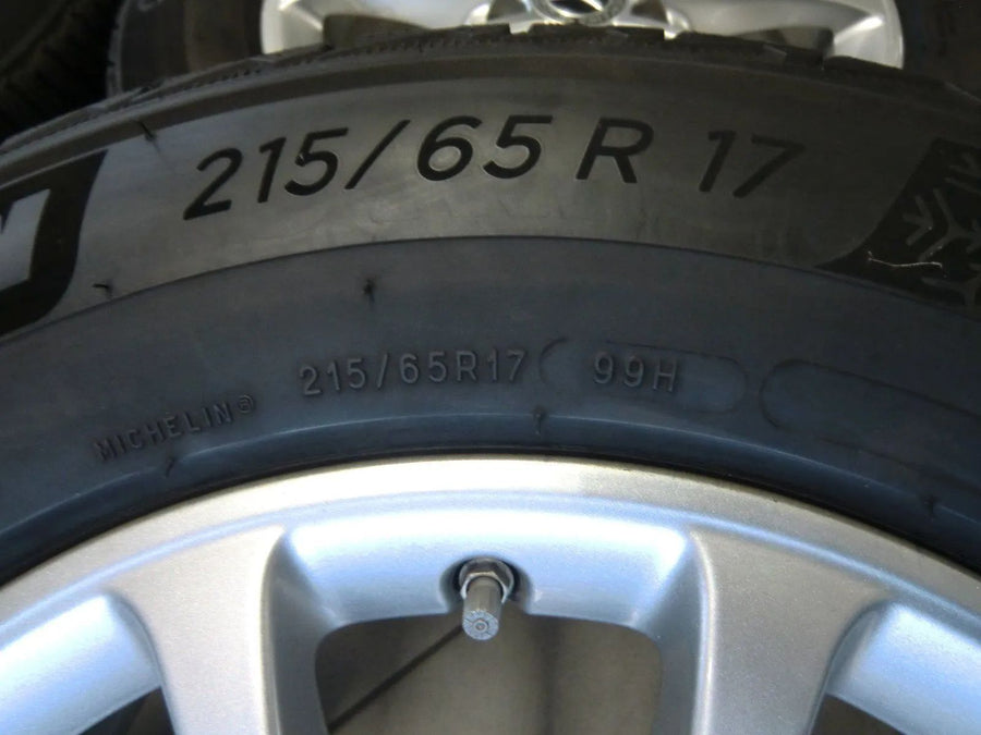 Cerchi in lega invernali originali Mercedes GLA H247 GLB X247 con ruote e pneumatici invernali 6 mm 215 6