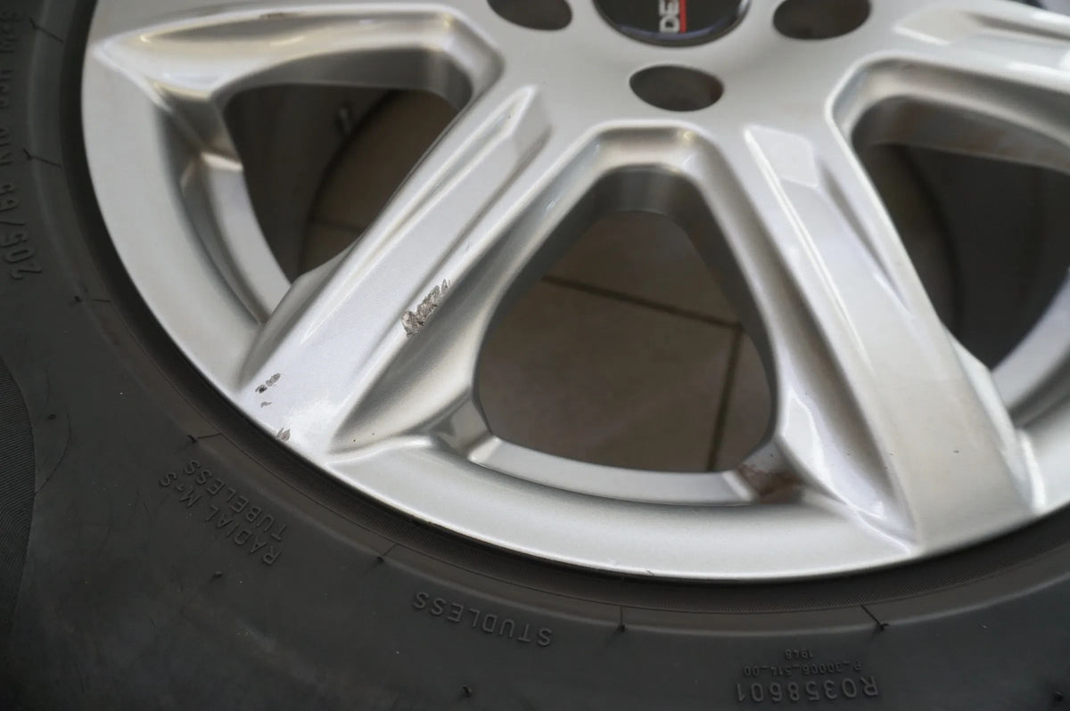 VW T-ROC I Touran II 5T Alloy Wheels Winter Tires 6mm Detailansicht 7