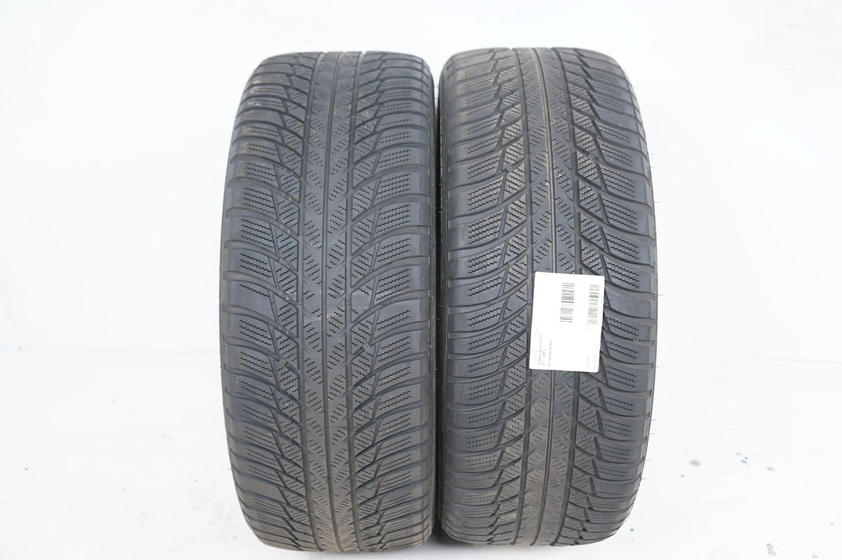 2 x winterbanden Bridgestone LM 001 225 45 18 inch DOT22 ca.4mm Detailweergave 2