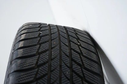 Wie Neu Audi Q2 81A Winterräder Winterreifen 215 55 17 Zoll 8mm 81A601025C