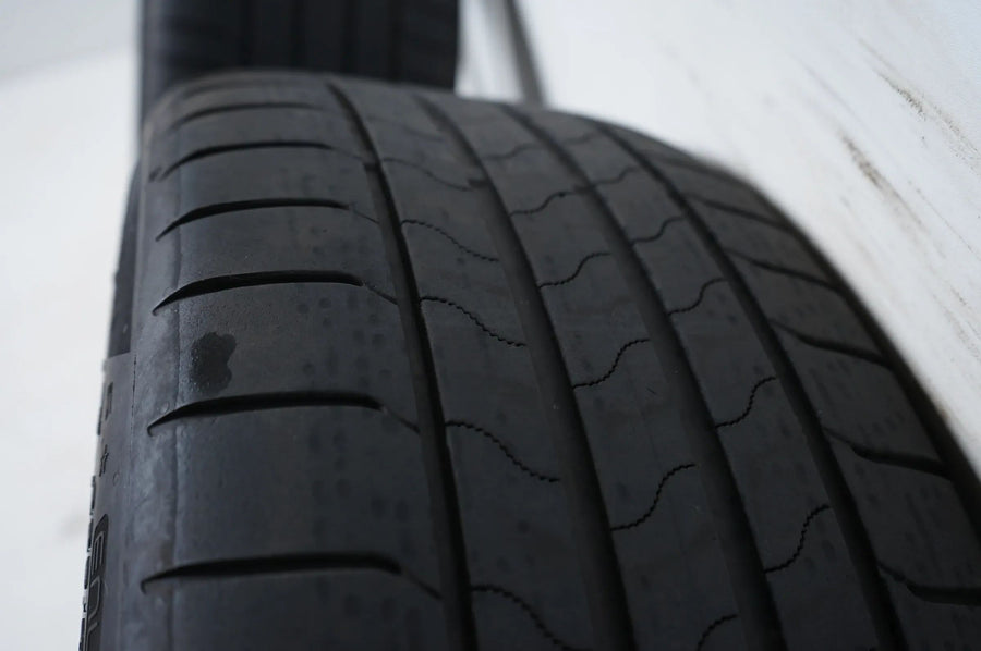 BMW 1 Series 2 Series F70 F74 summer wheels summer tires 225 45 18 inch 975M 5A35E68