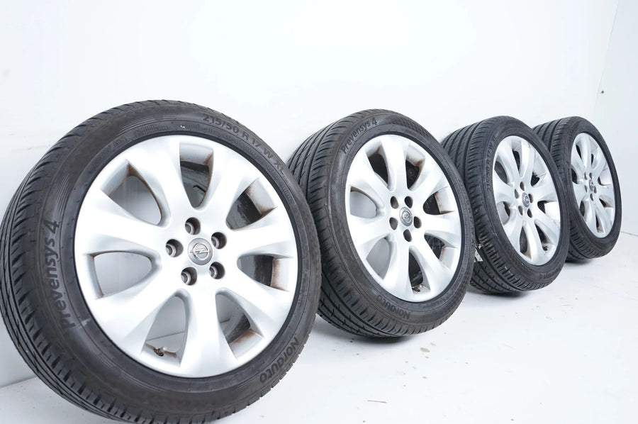 Opel Astra J Pneus d'été 215 50 17 pouces 7mm