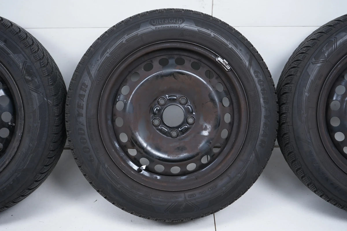 Ford Focus 4 IV Felgen Goodyear Winterreifen Winterräder 205 60 R16 96H 2023 7mm Vue détaillée 5