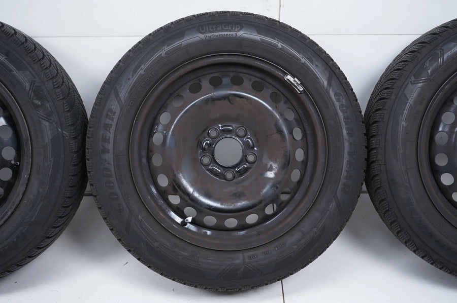 Ford Focus 4 IV Felgen Goodyear Winterreifen Winterräder 205 60 R16 96H 2023 7mm