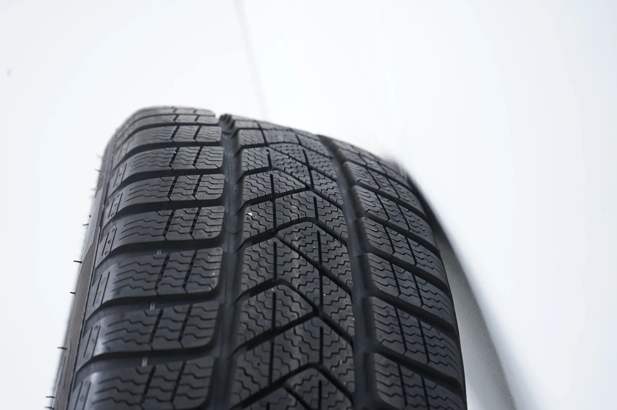 Zo goed als nieuw Mercedes C-klasse W206 winterwielen winterbanden 225 45 18 inch Detailweergave 11