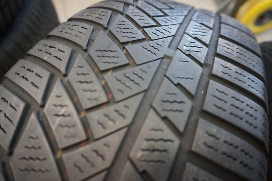 Cerchi in lega originali Mercedes EQA EQB H243 X243 da 18 pollici con pneumatici invernali A2434010000