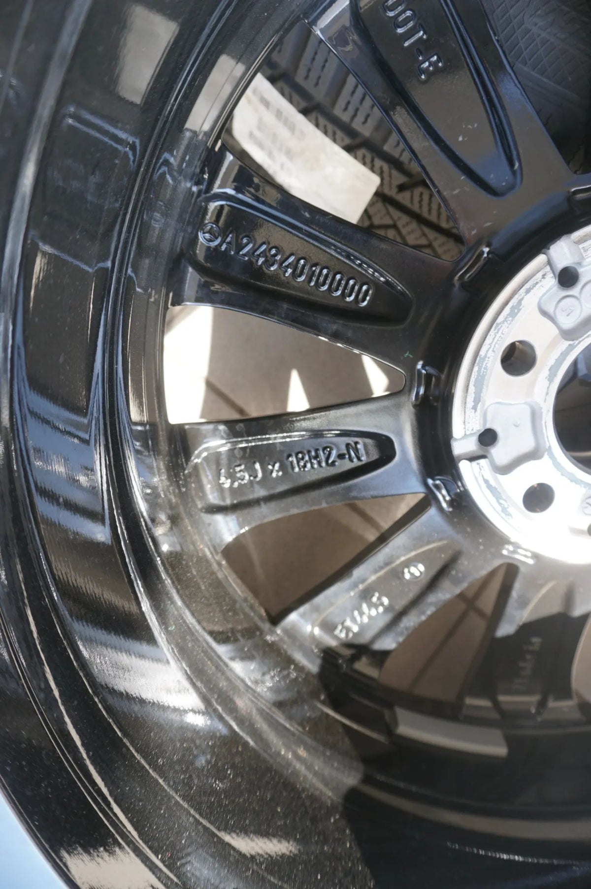 Original Mercedes EQA EQB H243 X243 18 Zoll Alufelgen Winterräder Winterreifen Detailansicht 6