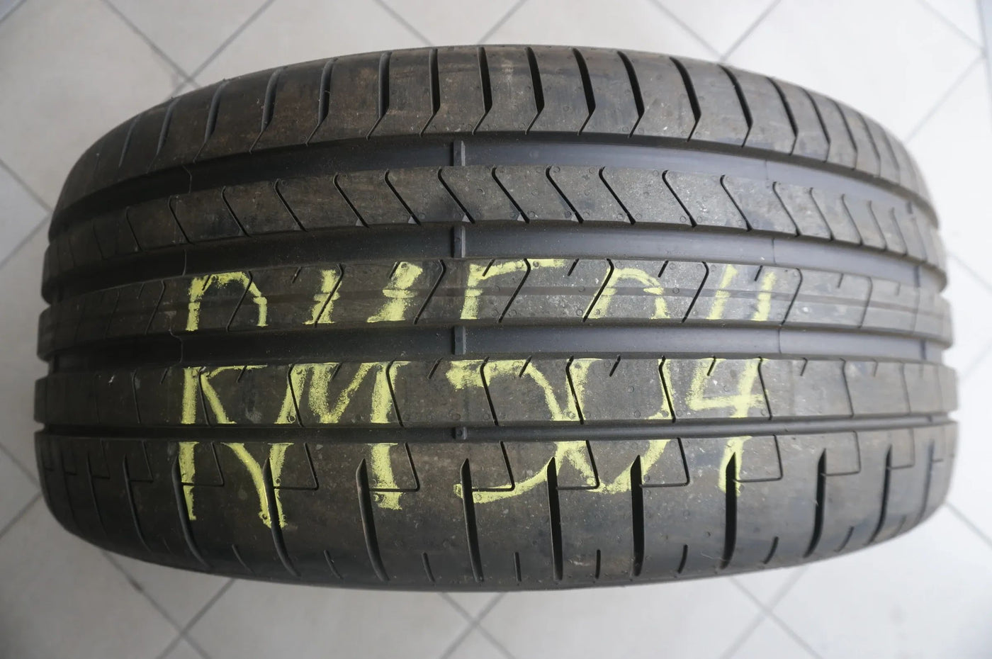 1 X 255 45 ZR20 R20 105Y Pneu d'été Pirelli P Zero PZero MO 2022 7mm