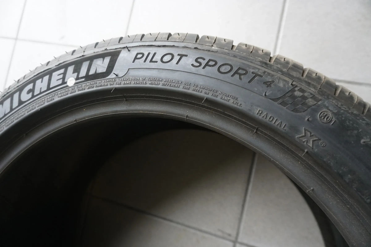 1 X 245 40 ZR18 R18 97Y Pneu été Michelin Pilot Sport 4 MO1 2018 7mm Vue détaillée 3