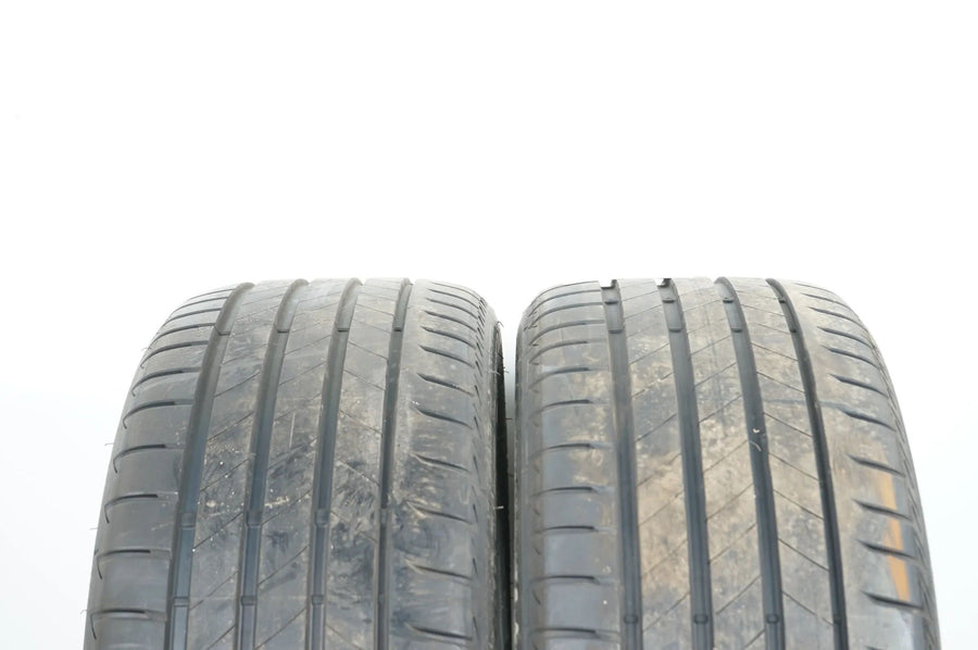 2 x Sommerreifen Bridgestone 255 40 20 Zoll DOT22/20 ca.6mm MO
