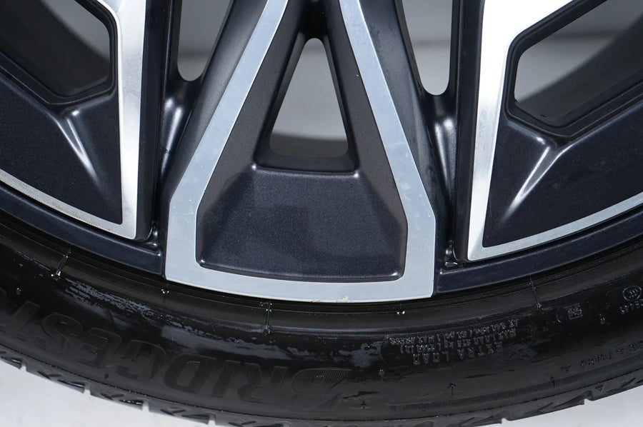 BMW iX i20 Winterräder mit neuen Winterreifen Alufelgen 22 Zoll 5A02659 1021