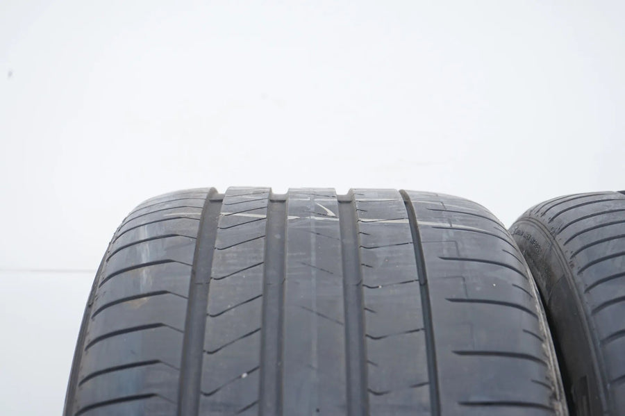 2 x Pirelli summer tires 285 35 20 inch DOT20 MO approx. 4mm tread depth