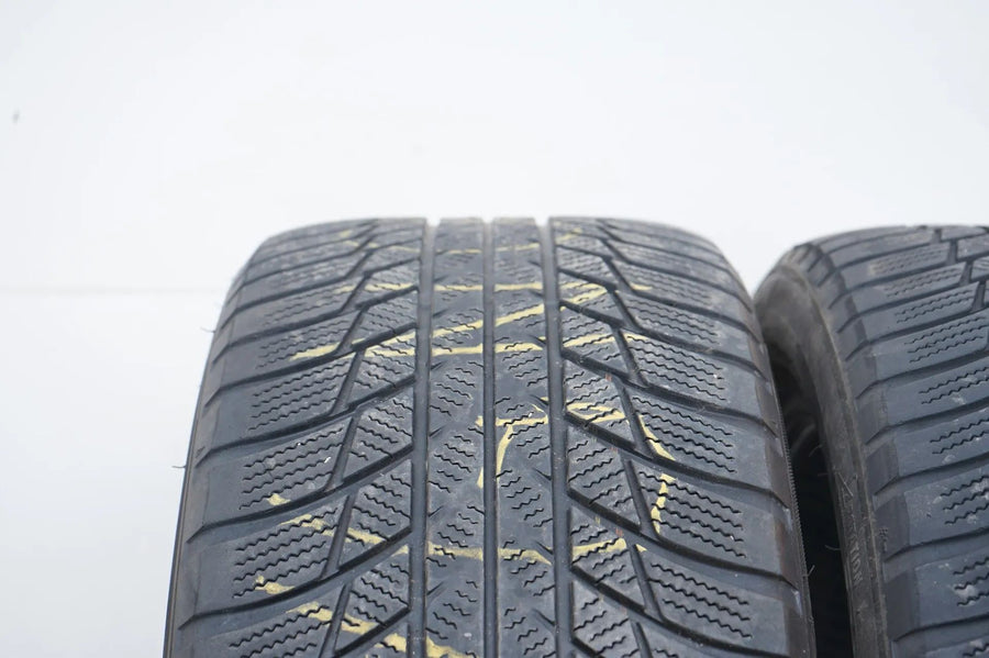 2 x Winterreifen Bridgestone 225 45 18 Zoll DOT19/18 ca.4 mm MO