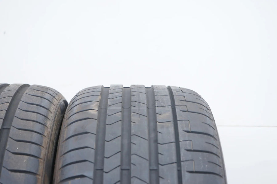 2x Pirelli summer tires 235 45 20 inch DOT23 MO approx. 6mm tread depth