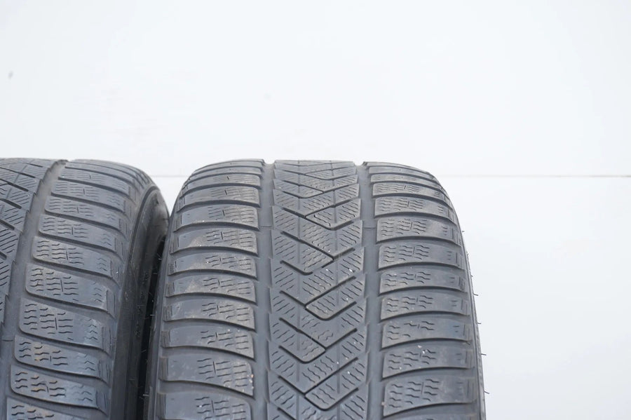 2x Winterreifen 275 40 18 Zoll Pirelli ca.4 mm DOT20/19 MO