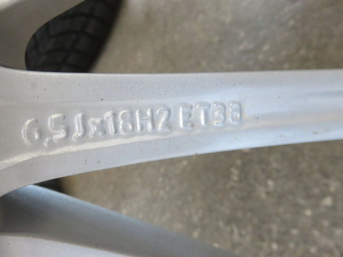 Original Mercedes GLA X156 W156 18 Zoll Alufelgen Winterreifen Winterräder 6mm Detailansicht 13