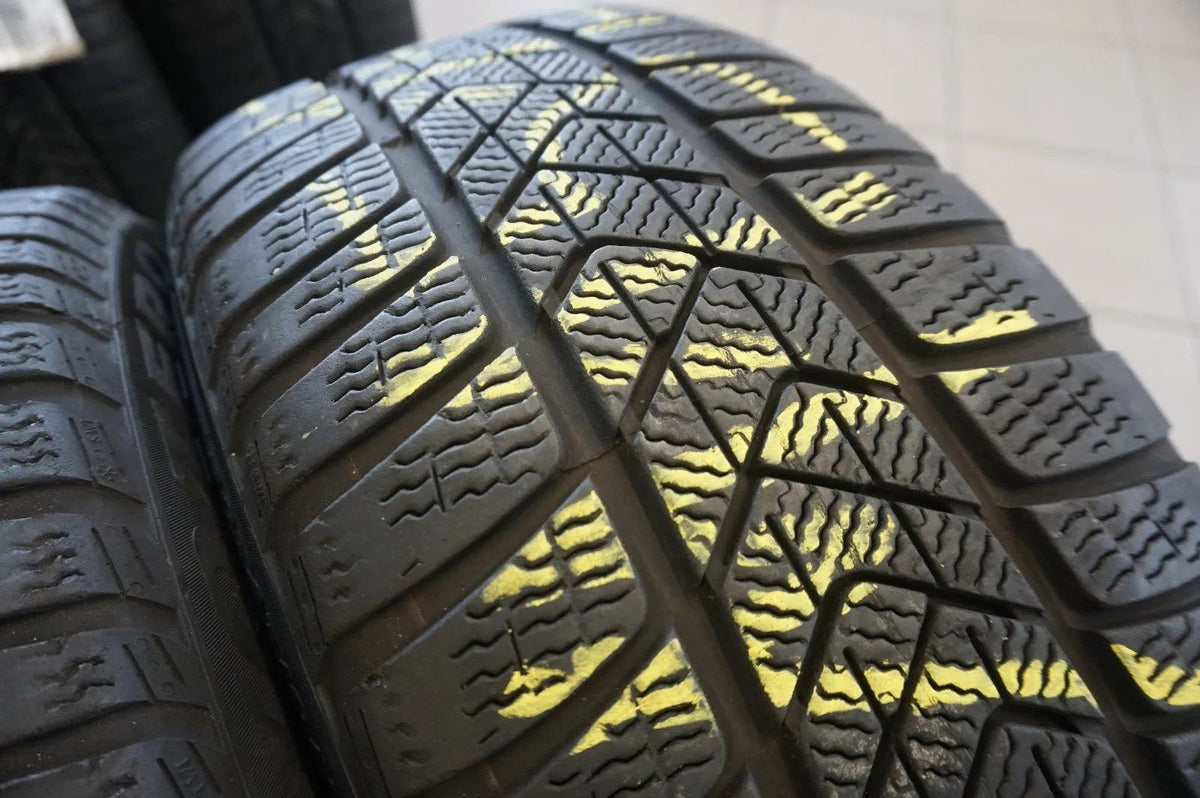 Original Mercedes E Klasse W213S 213 18 Zoll Alufelgen Winterräder Winterreifen Detailansicht 9
