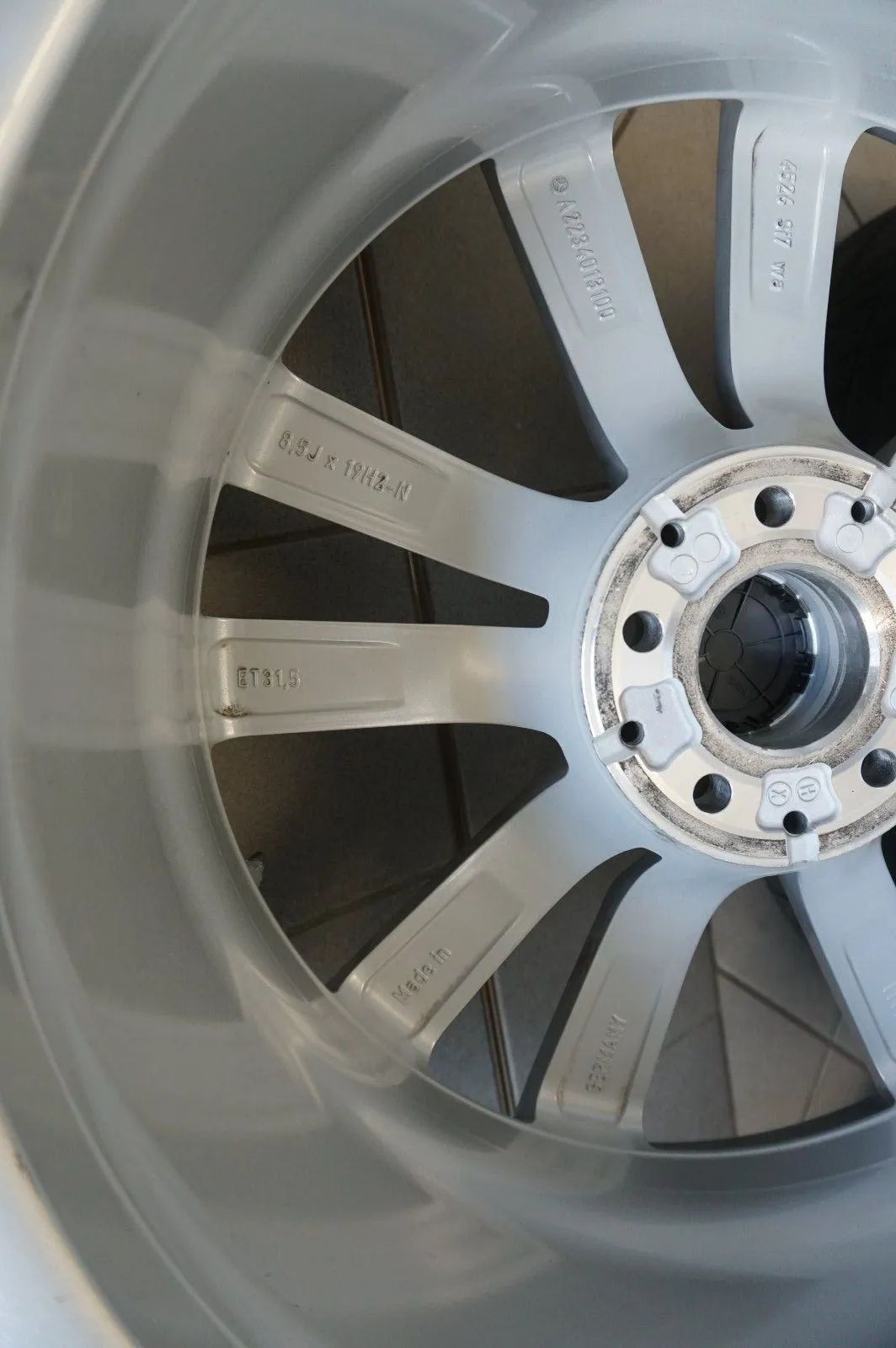 Original Mercedes S-Class W223 V223 19 Inch Alloy Wheels Summer Tires Detailansicht 8