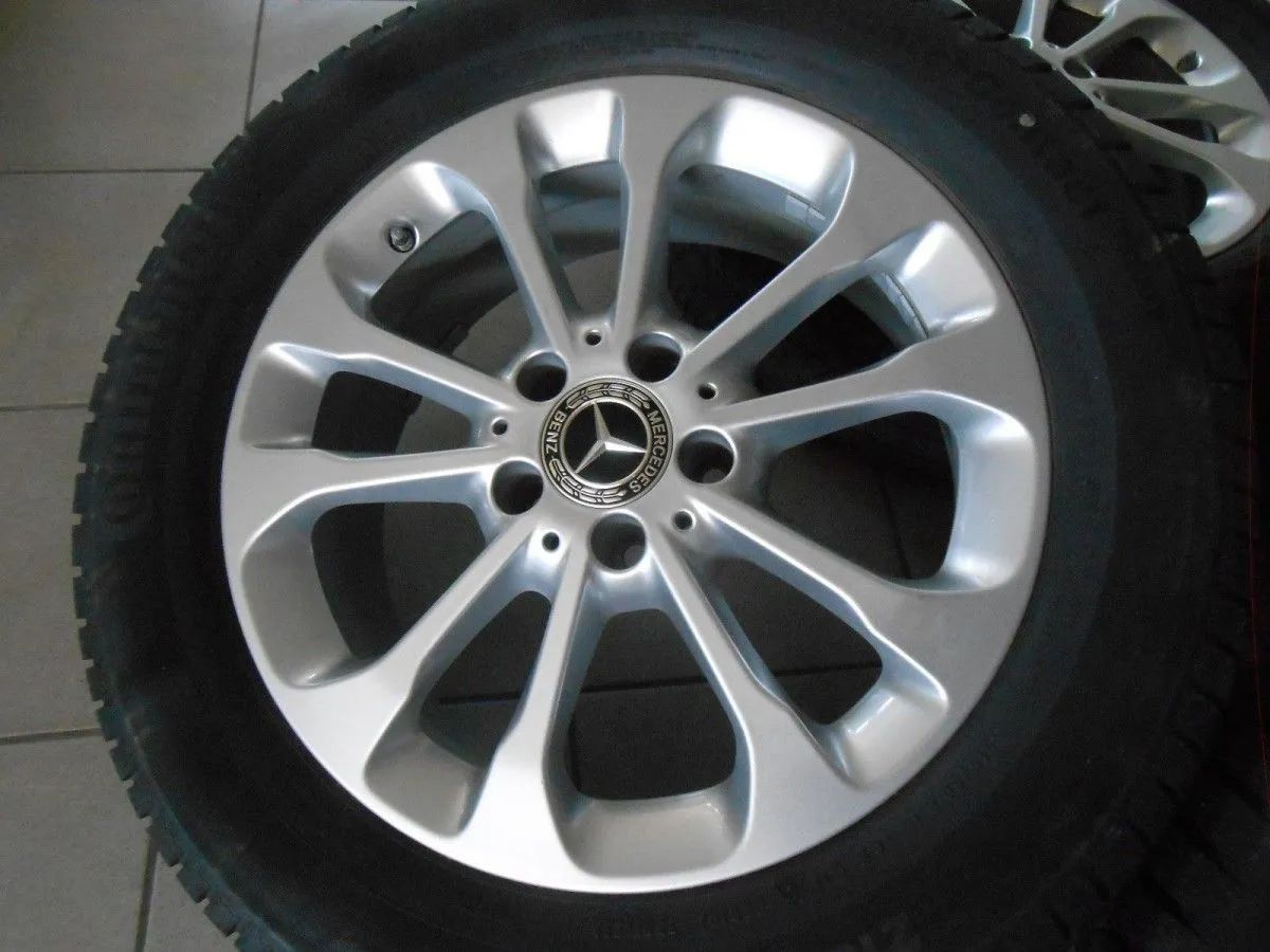 Original Mercedes GLA X156W156 Alufelgen Winterräder Winterreifen 215 60 R17 7mm Detailansicht 3