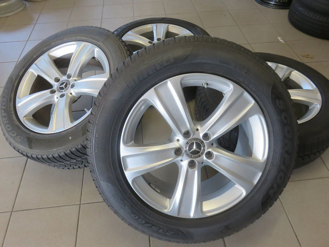 Original Mercedes GLC X253 Alufelgen Winterräder Winterreifen 235 60 R18 6mm