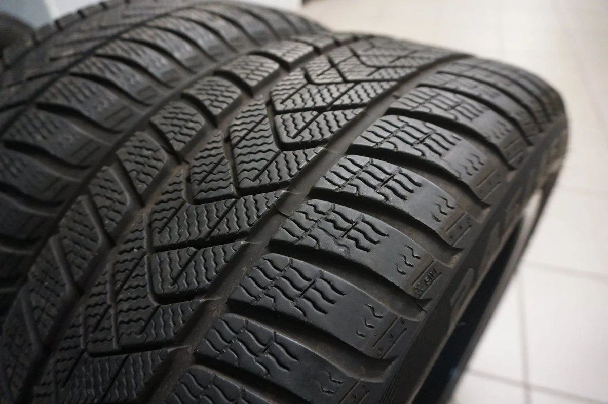 Original Mercedes E-Klasse W213 S213 Alufelgen Winterreifen 245 45 R18 Zoll 6mm Detailansicht 10