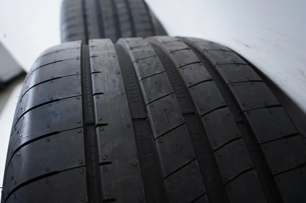 Mercedes CLE Class W236 summer wheels, summer tires, 19 inch Detailansicht 11