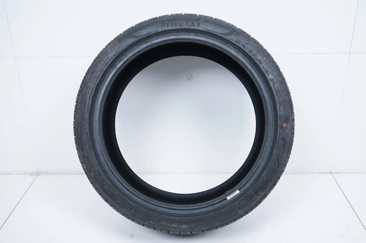 1x Demo Sommerreifen Pirelli P Zero 235 40 19 Zoll DOT21 TO Tesla Detailansicht 2