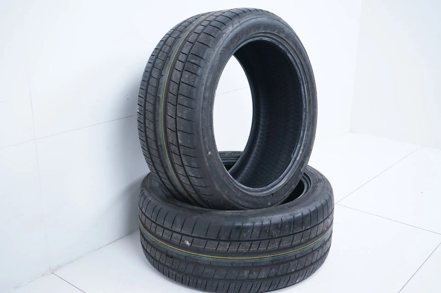 2 x DEMO summer tires Dunlop 285 40 20 inch DOT19 MO