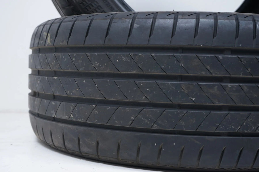 2 x summer tires 255 45 19 inch Bridgestone approx. 5mm tread depth DOT20 MO