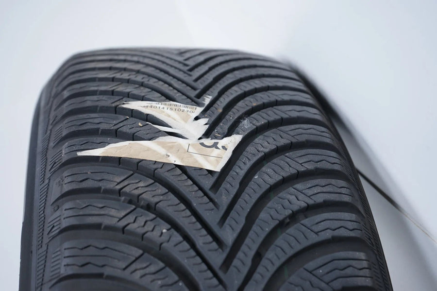 Mercedes A B Klasse W177 B247 Allwetterräder mit neuen Allwetterreifen 16 Zoll