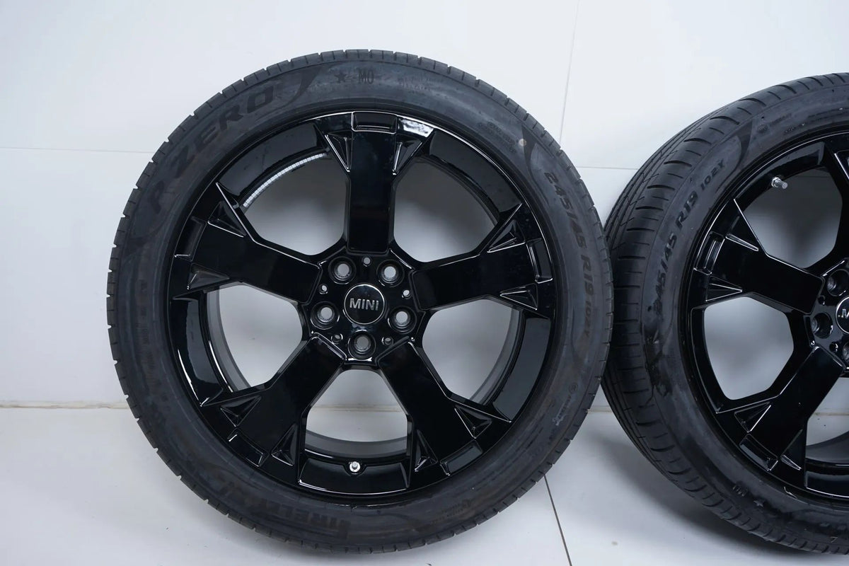 MINI Countryman U25 BMW X1 U11 Summer Wheels 245 45 19 inch Detailansicht 3
